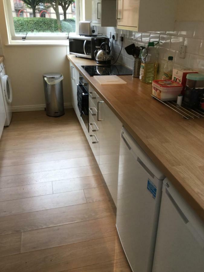 2 Bed City Apartment With Parking Glasgow Esterno foto